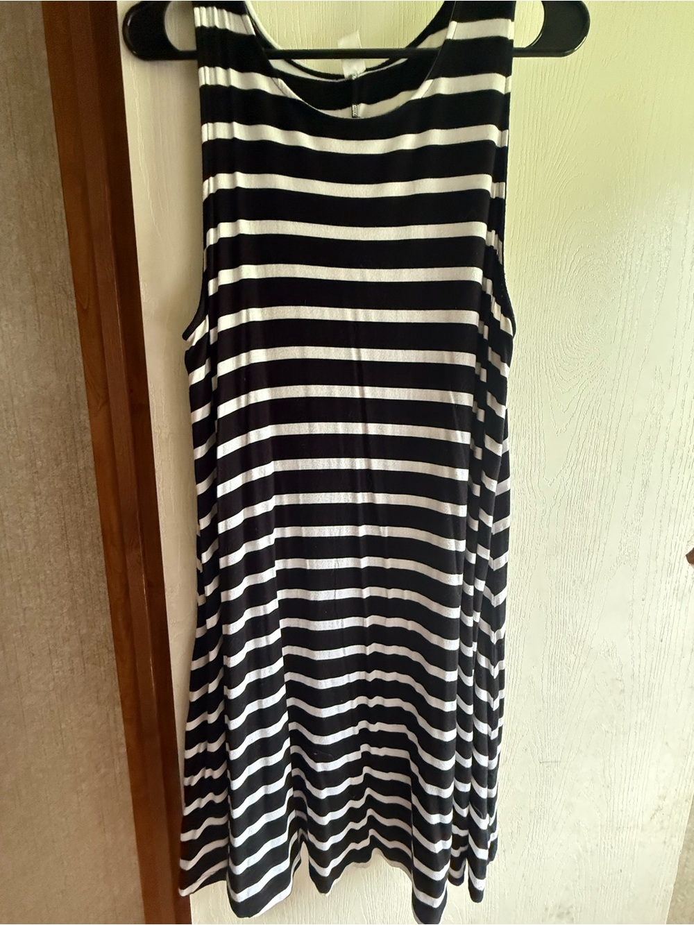 Old Navy Black and White Striped Sleeveless Midi Dress